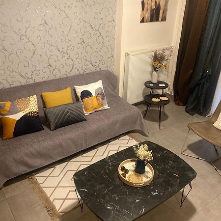 Στυλ & Άνεση Στο Κέντρο La Maison 12 Ανακαινισμένο Διαμέρισμα Larissa Exteriör bild